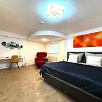 Cozy 5 Person