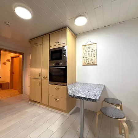 Cozy 5 Person